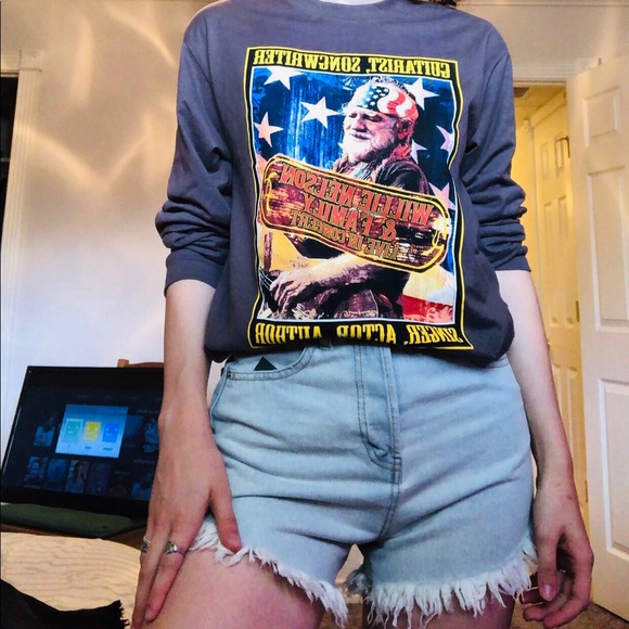 Willie Nelson and Family Tee - Picture 3 of 5